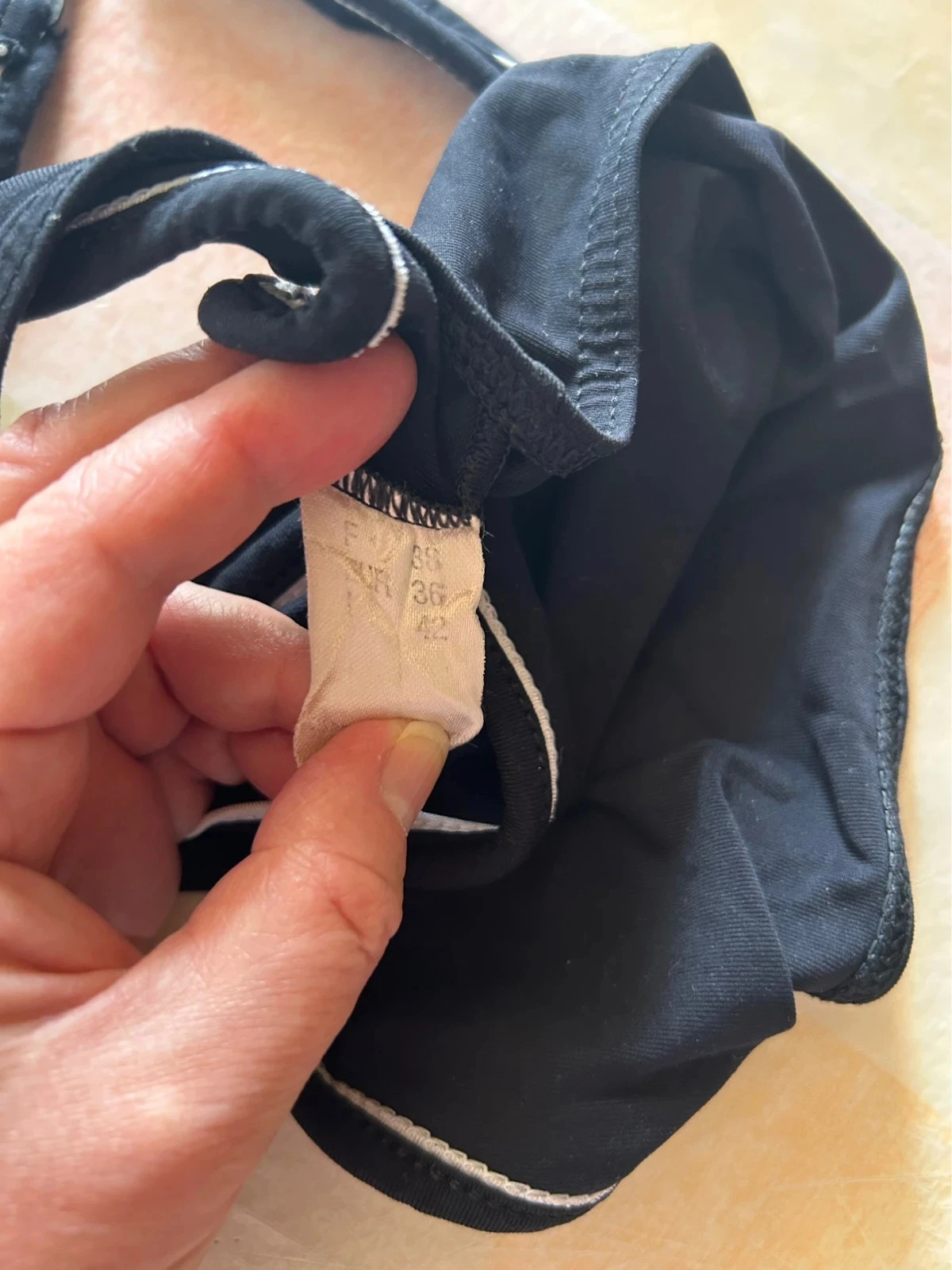 Lot maillot de bain 2 pièces + un haut – photo 3